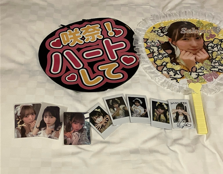 カンペうちわとデコうちわの写真